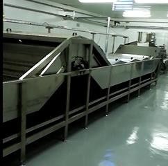 Chain Plate Water Bath Type Pasteurizing Tunnel Production Capacity And Dimensions Customized As Per Canned Juice Requirements